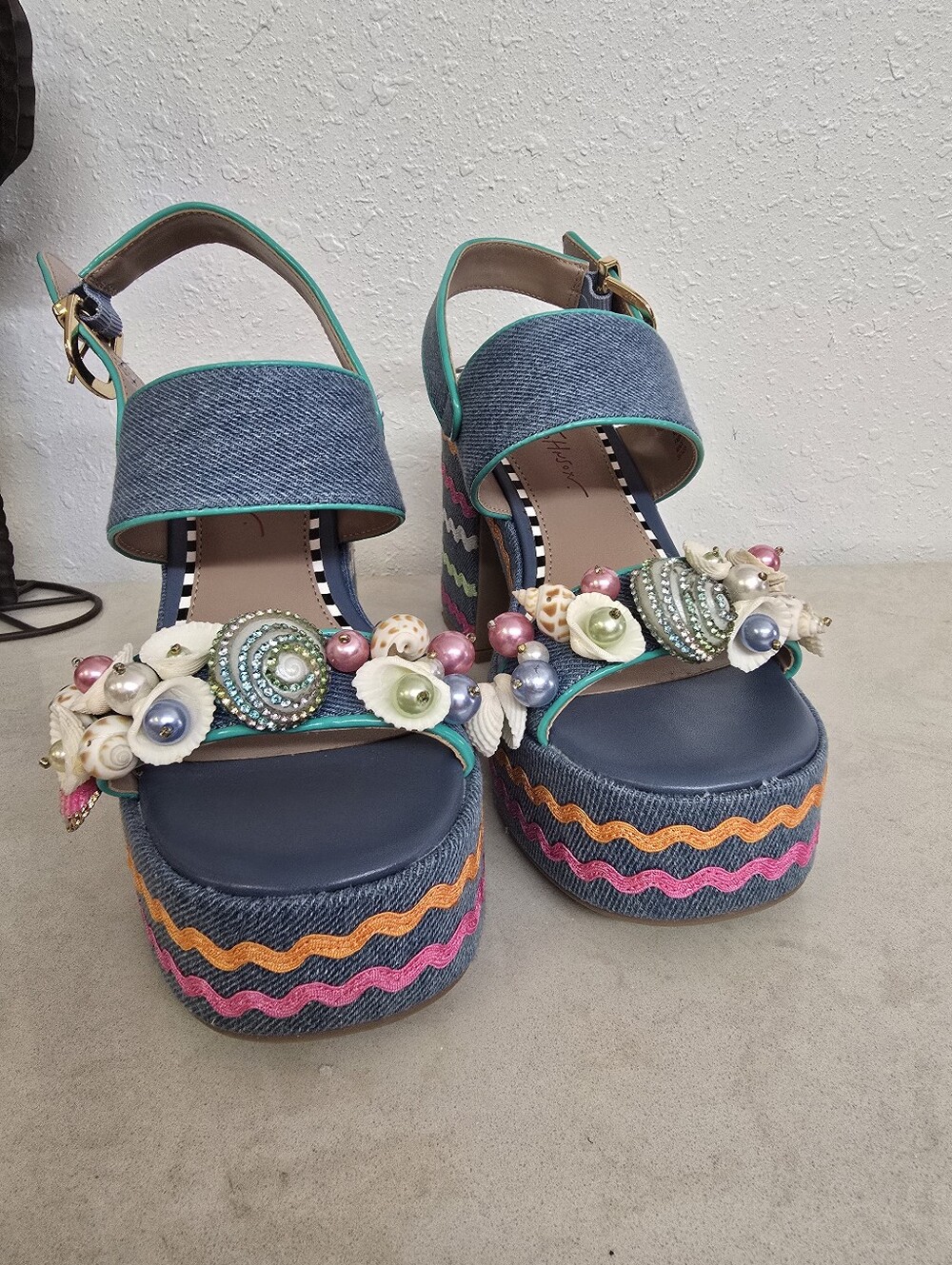 Betsey Johnson Shellie Size 7.5 Denim Seashell Pearl Platform Heels Sandals - Picture 4 of 10
